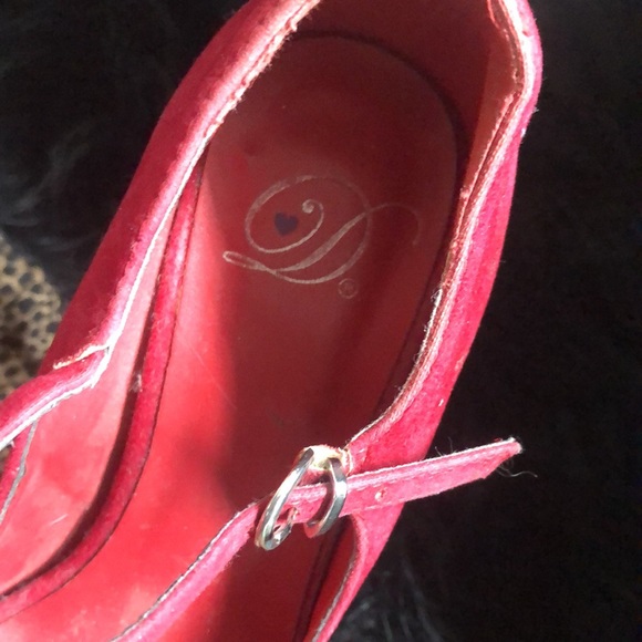 Derek Heart red velvet platform buckle strap heels like Dorothy 5.5 - Picture 8 of 13